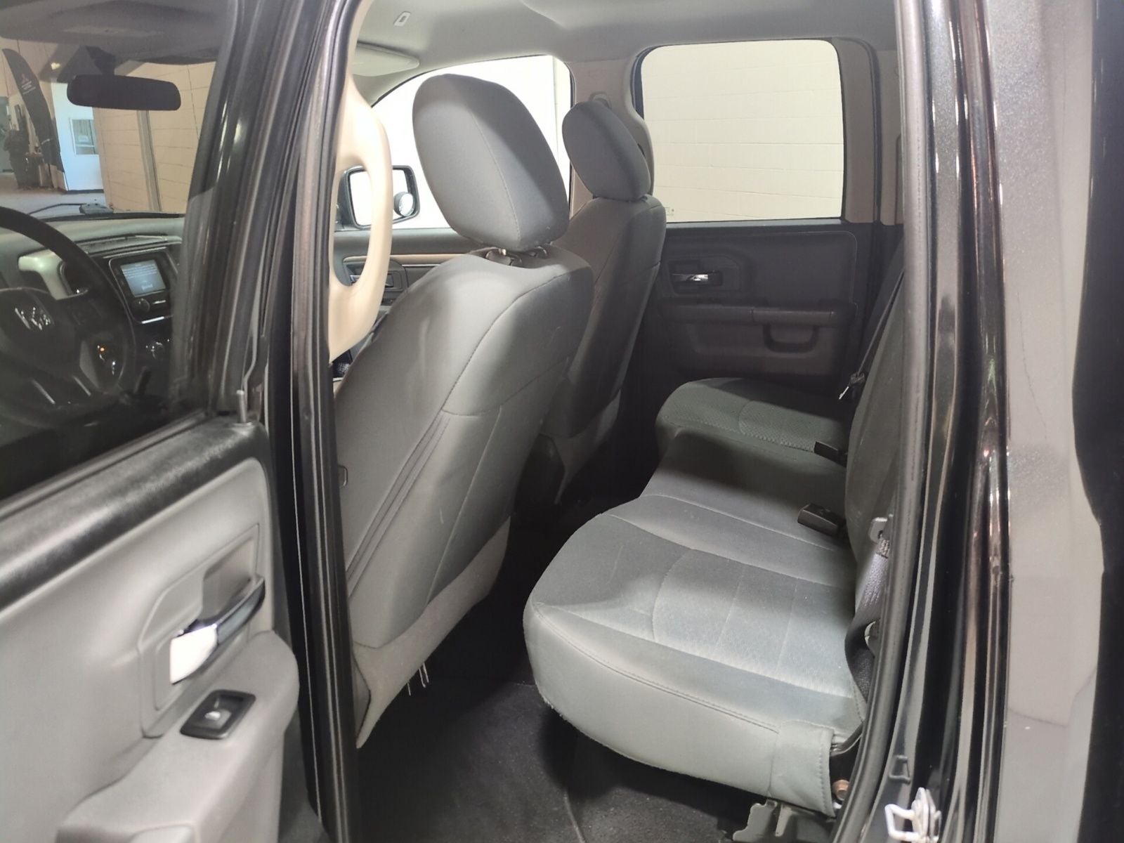 2017 RAM 1500 SLT