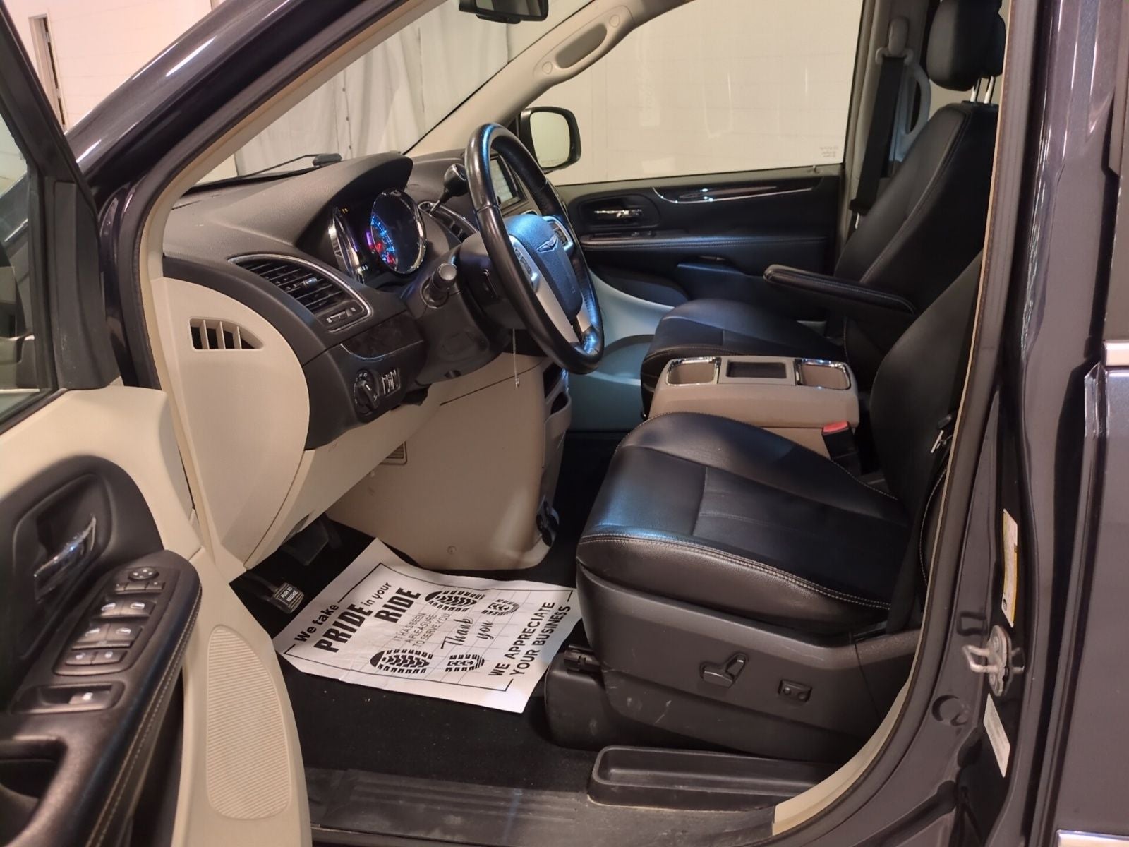 2014 Chrysler Town & Country Touring