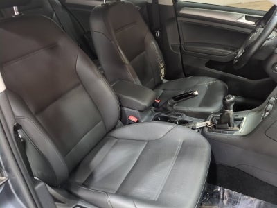 2015 Volkswagen Golf TDI S 4-Door