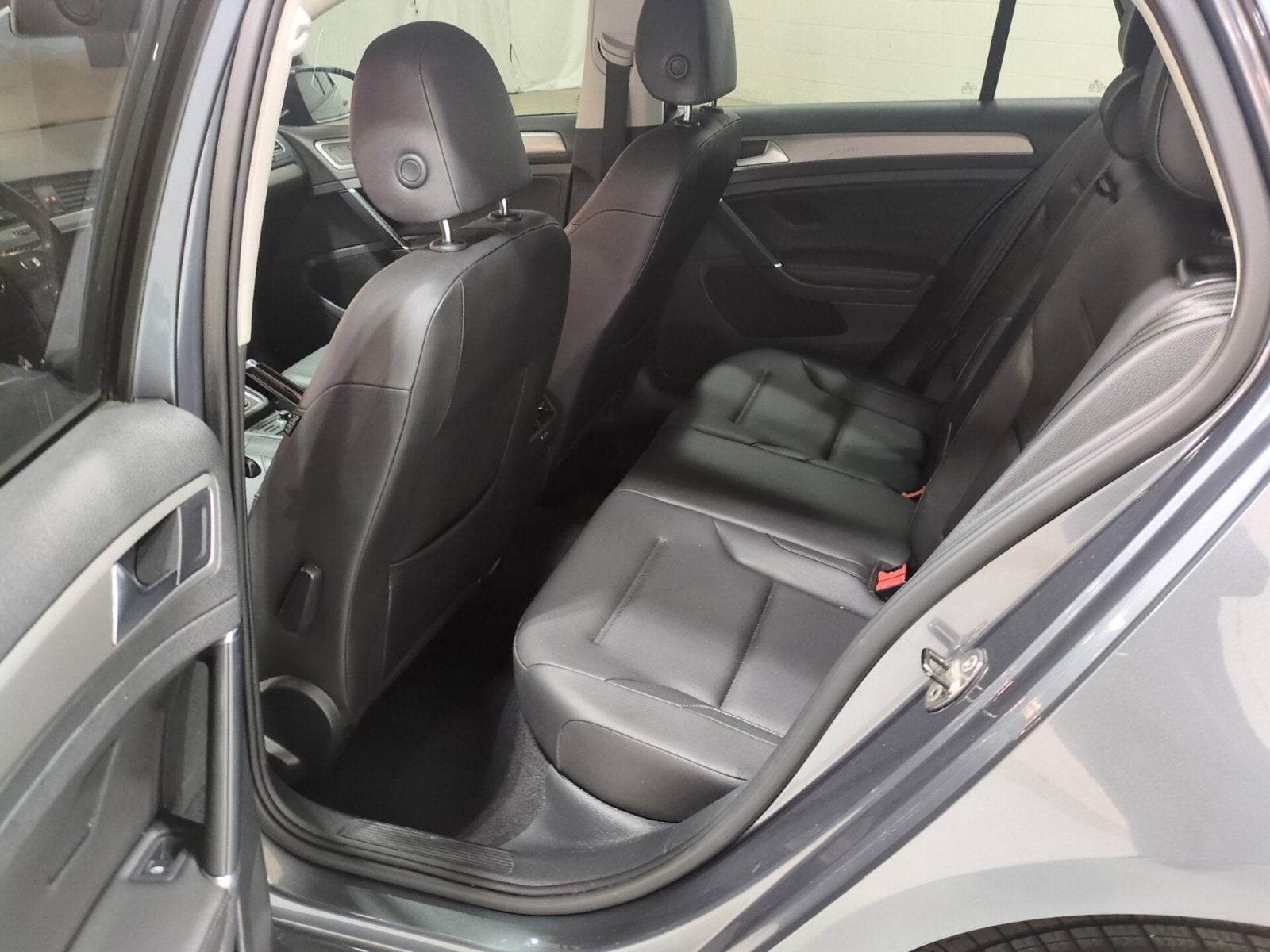 2015 Volkswagen Golf TDI S 4-Door