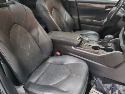 2021 Toyota Highlander Hybrid Platinum