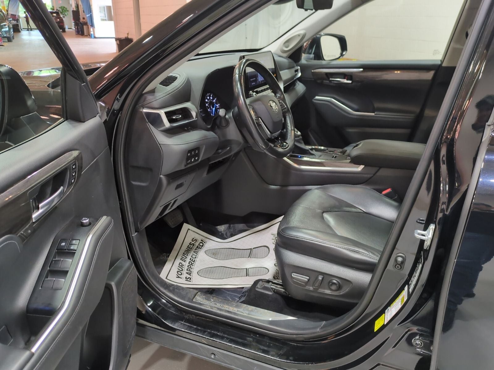 2021 Toyota Highlander Hybrid Platinum