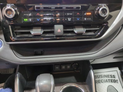 2021 Toyota Highlander Hybrid Platinum