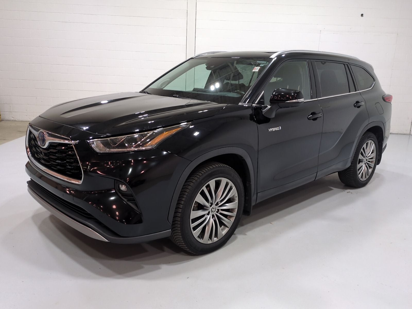2021 Toyota Highlander Hybrid Platinum