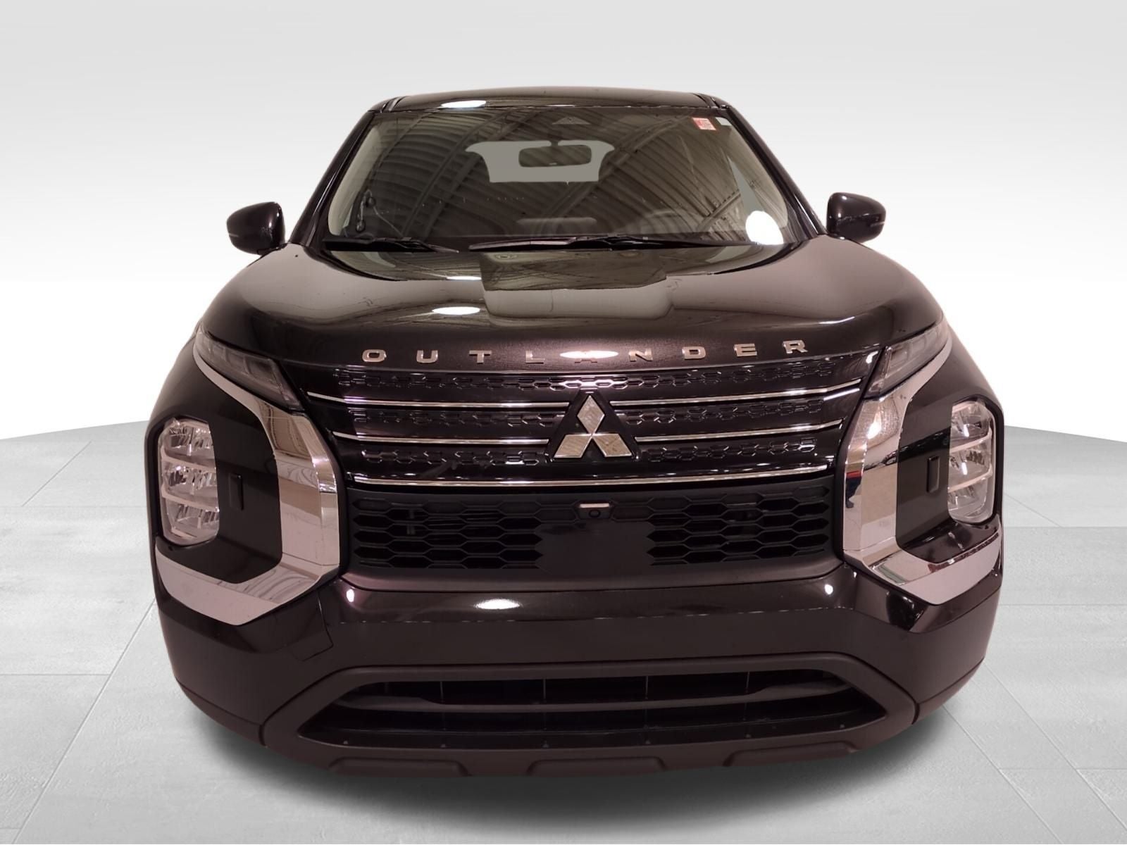 2024 Mitsubishi Outlander ES