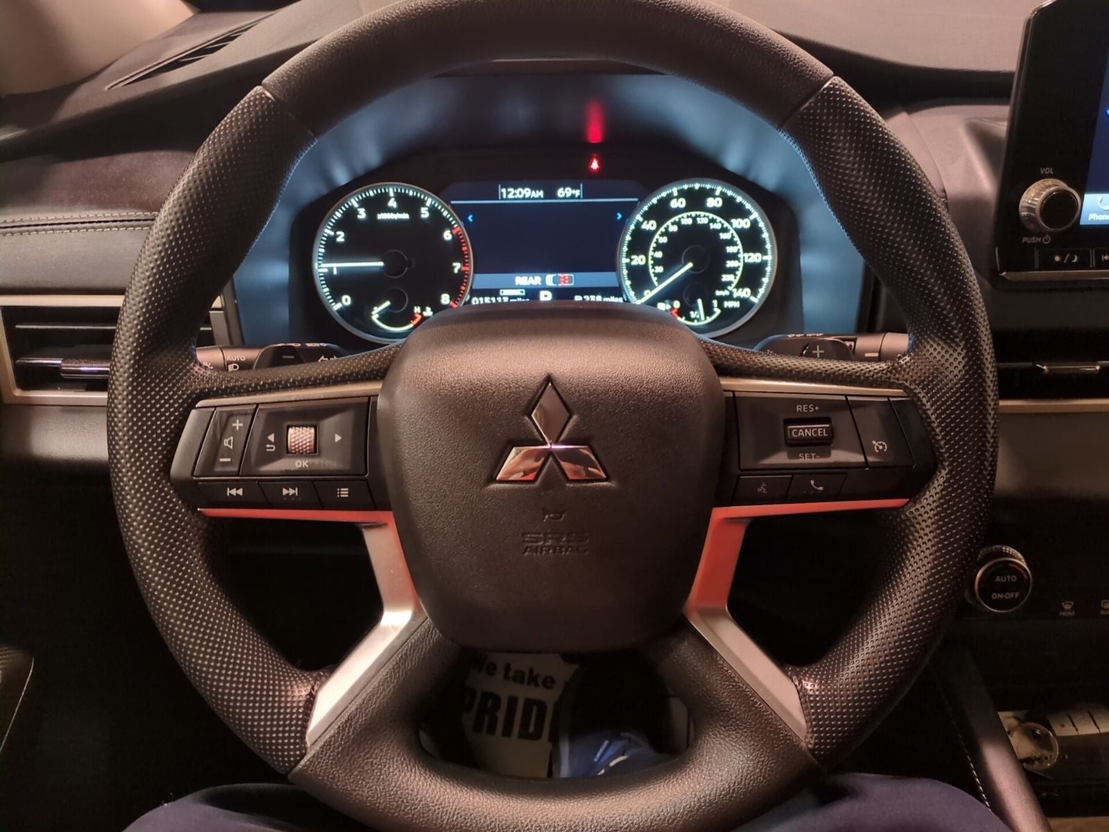 2024 Mitsubishi Outlander ES