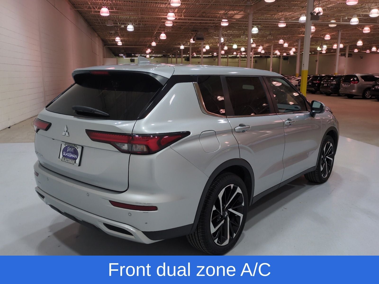 2024 Mitsubishi Outlander SE