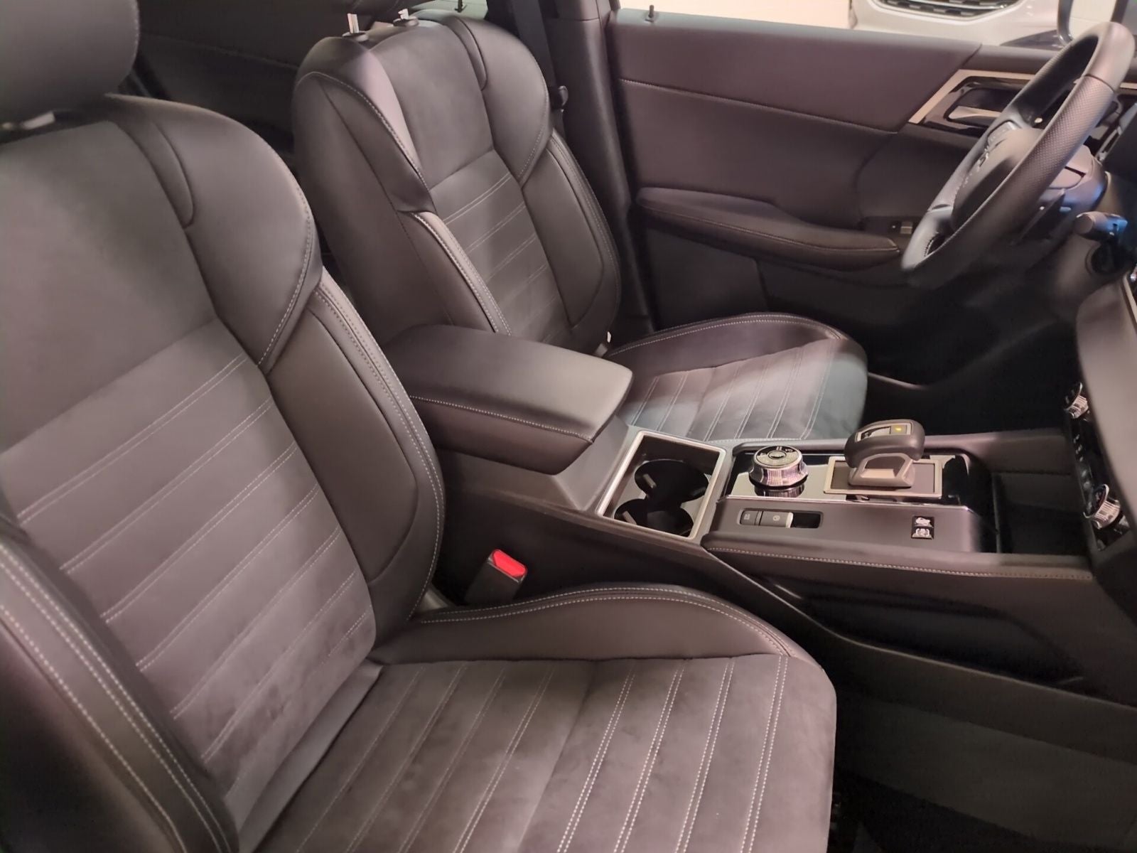 2024 Mitsubishi Outlander PHEV SE