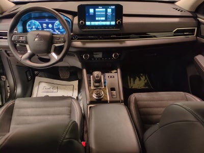 2024 Mitsubishi Outlander PHEV SE