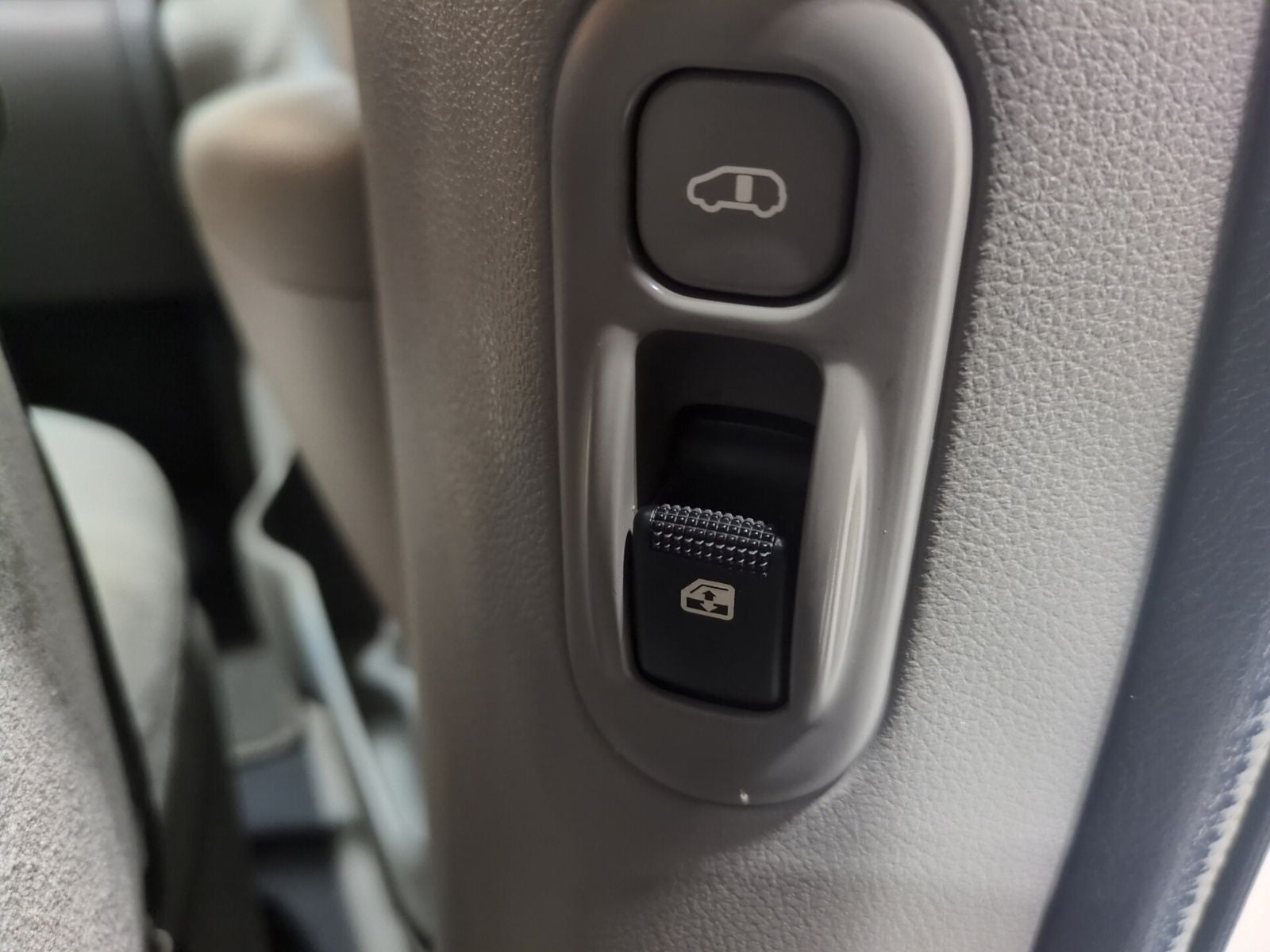 2008 Hyundai Entourage GLS