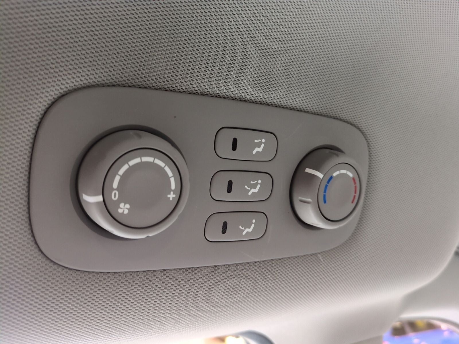 2008 Hyundai Entourage GLS