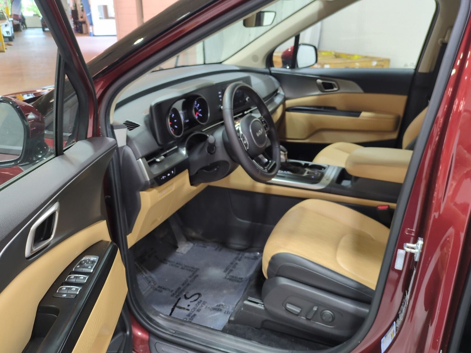 2024 Kia Carnival LX